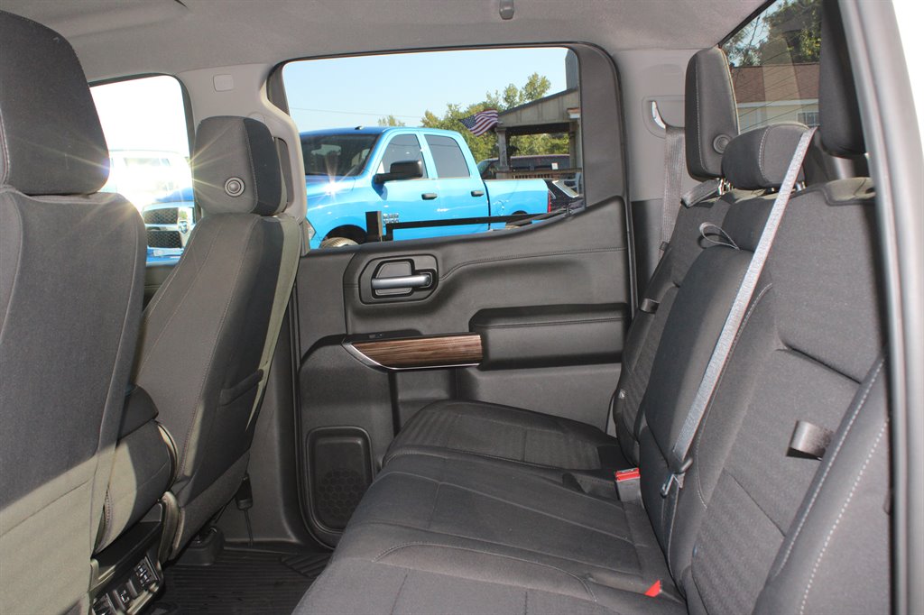 Chevrolet Silverado photo 21