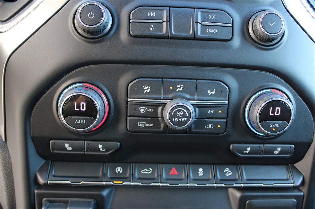 Chevrolet Silverado photo 18
