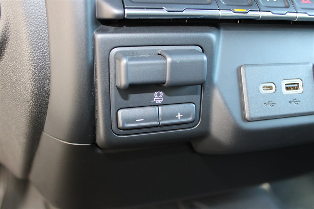 Chevrolet Silverado photo 17
