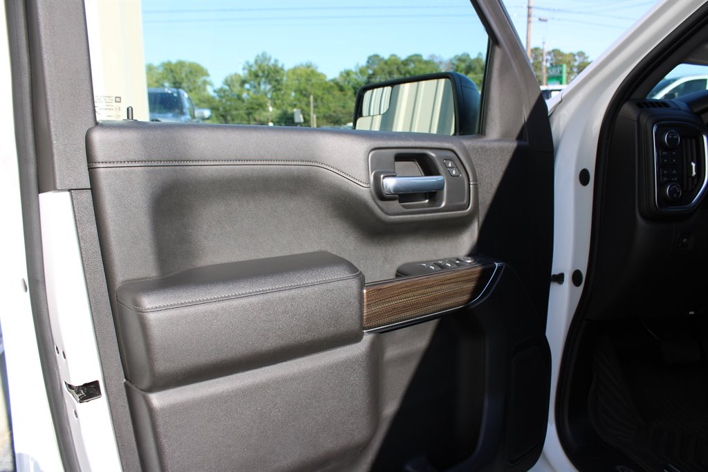 Chevrolet Silverado photo 9