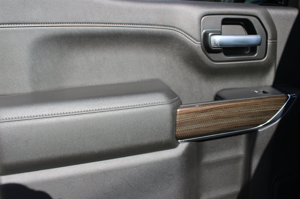 Chevrolet Silverado photo 20