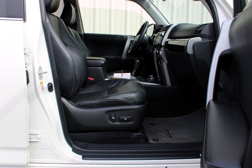 Toyota 4Runner photo 12