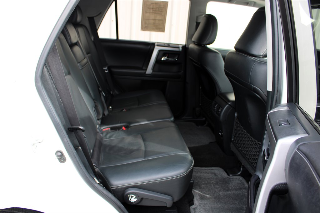 Toyota 4Runner photo 14