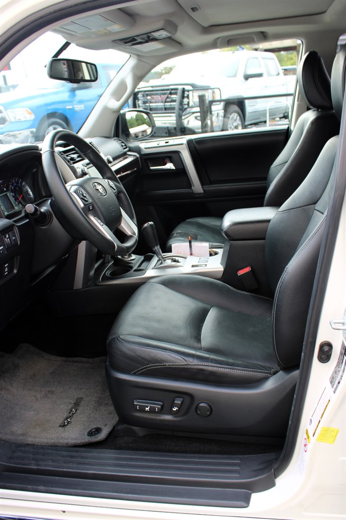 Toyota 4Runner photo 21