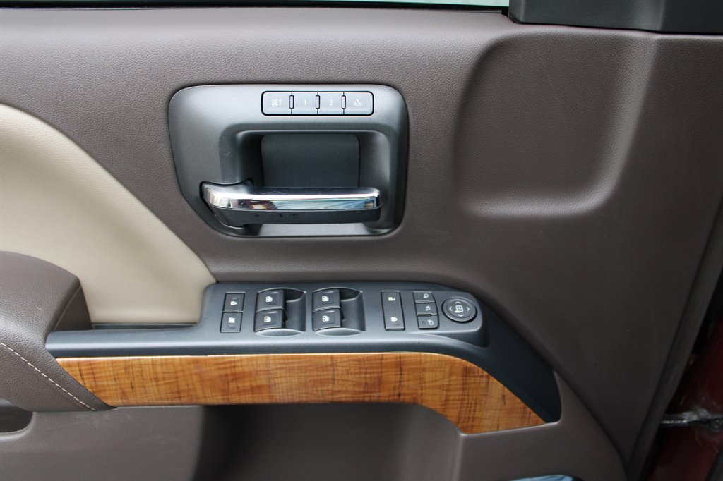 GMC Sierra photo 10