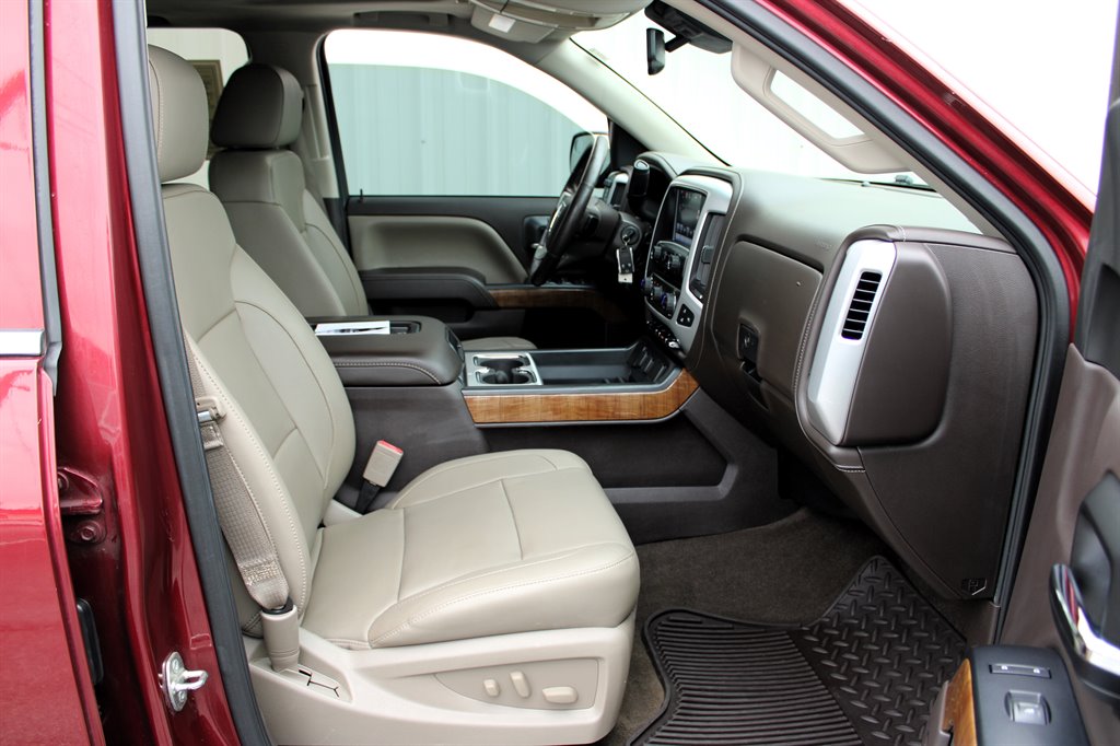 GMC Sierra photo 12