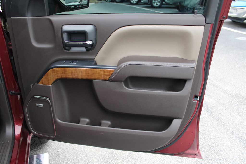 GMC Sierra photo 11