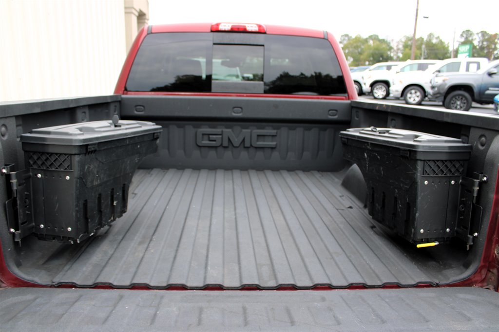 GMC Sierra photo 18
