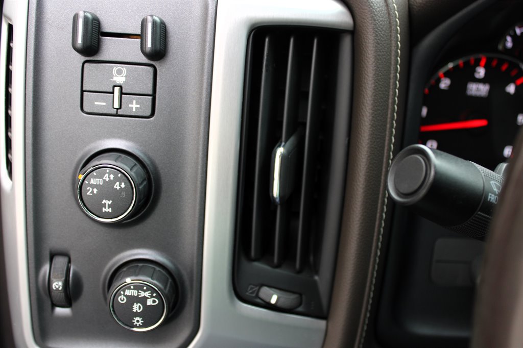 GMC Sierra photo 9