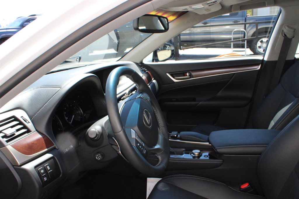 Lexus GS photo 7