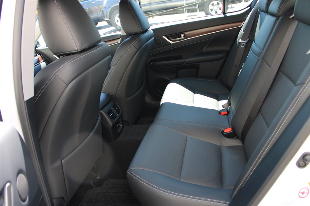 Lexus GS photo 16