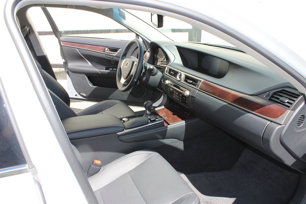 Lexus GS photo 18