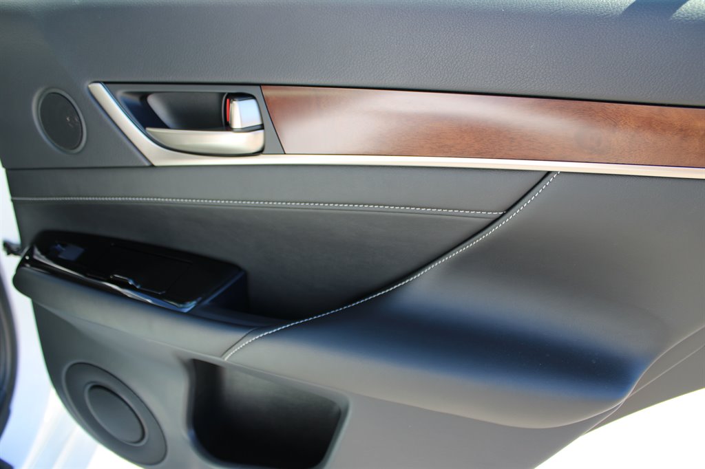 Lexus GS photo 21