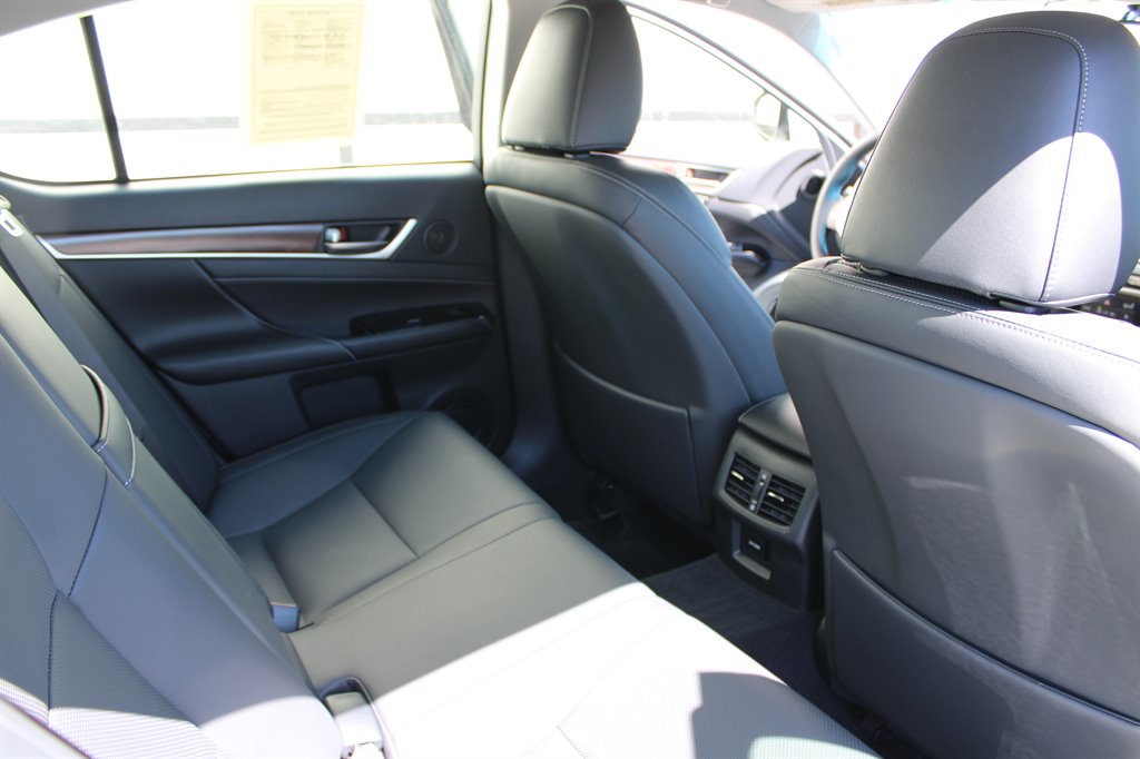 Lexus GS photo 20