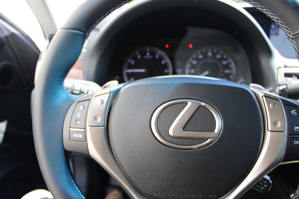 Lexus GS photo 9