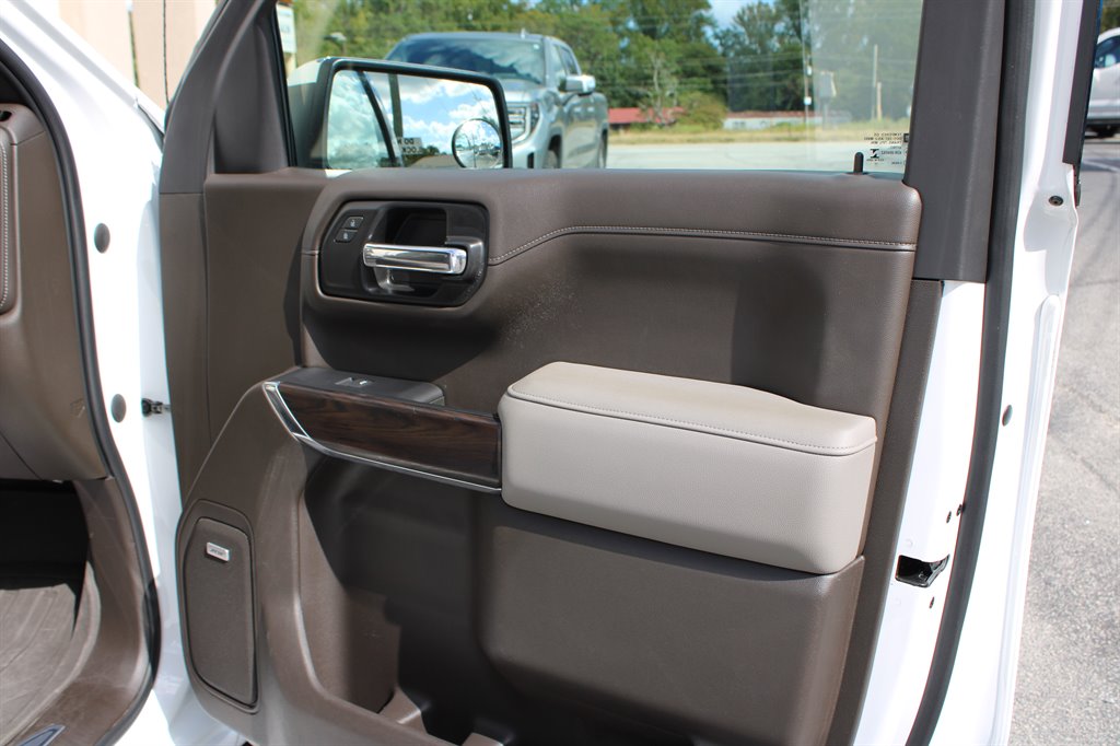 GMC Sierra photo 25