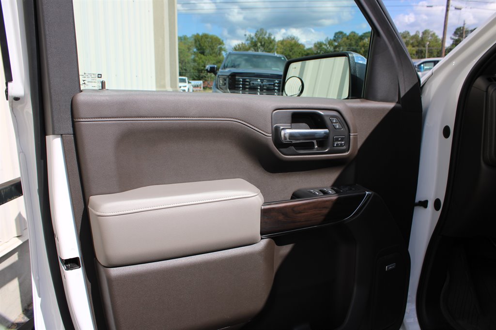 GMC Sierra photo 8