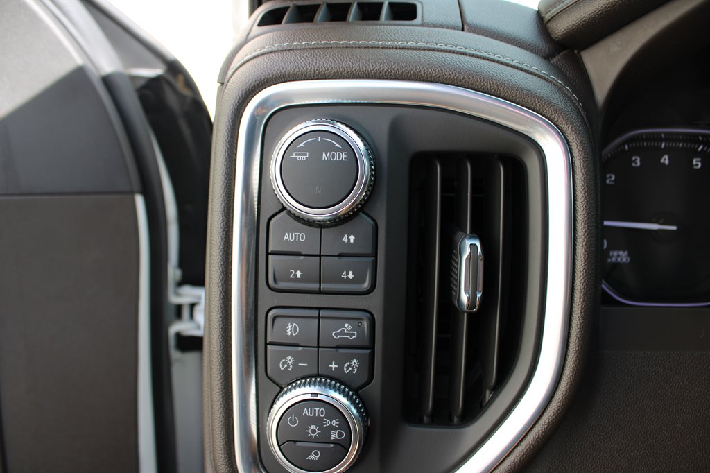GMC Sierra photo 14