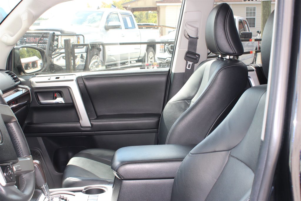 Toyota 4Runner photo 9