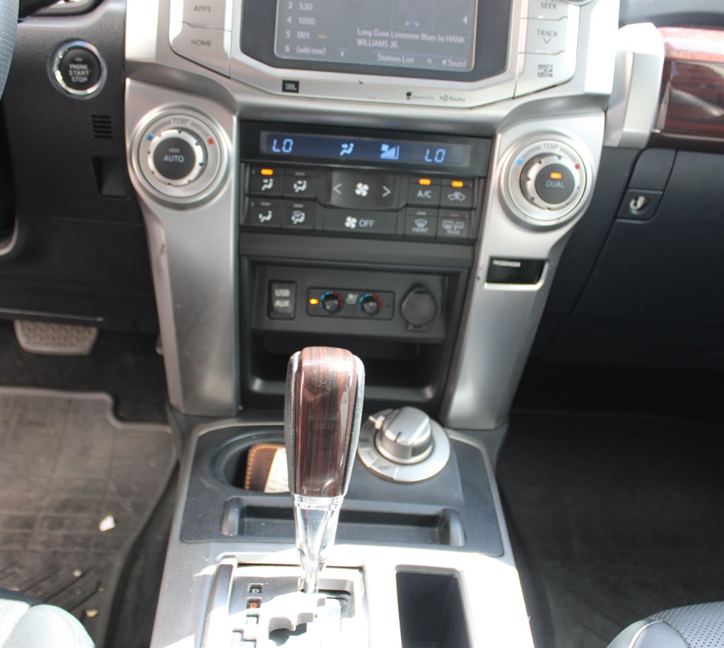 Toyota 4Runner photo 14
