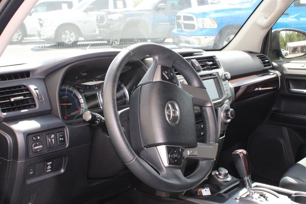 Toyota 4Runner photo 10