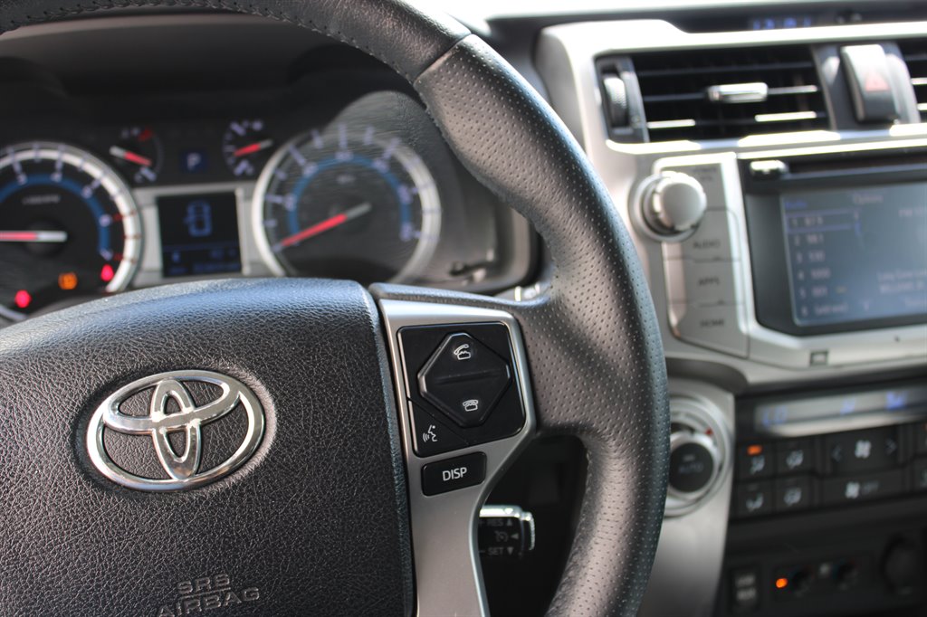Toyota 4Runner photo 12