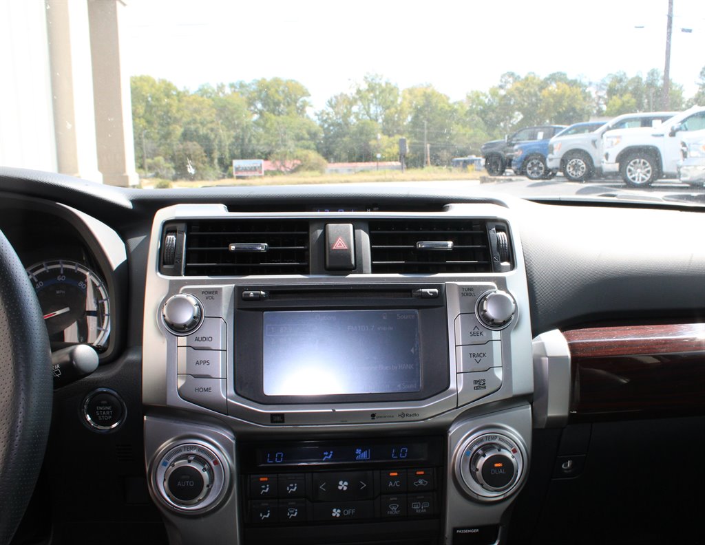 Toyota 4Runner photo 13
