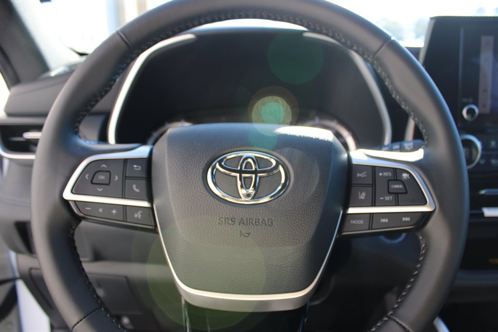 Toyota Highlander photo 12