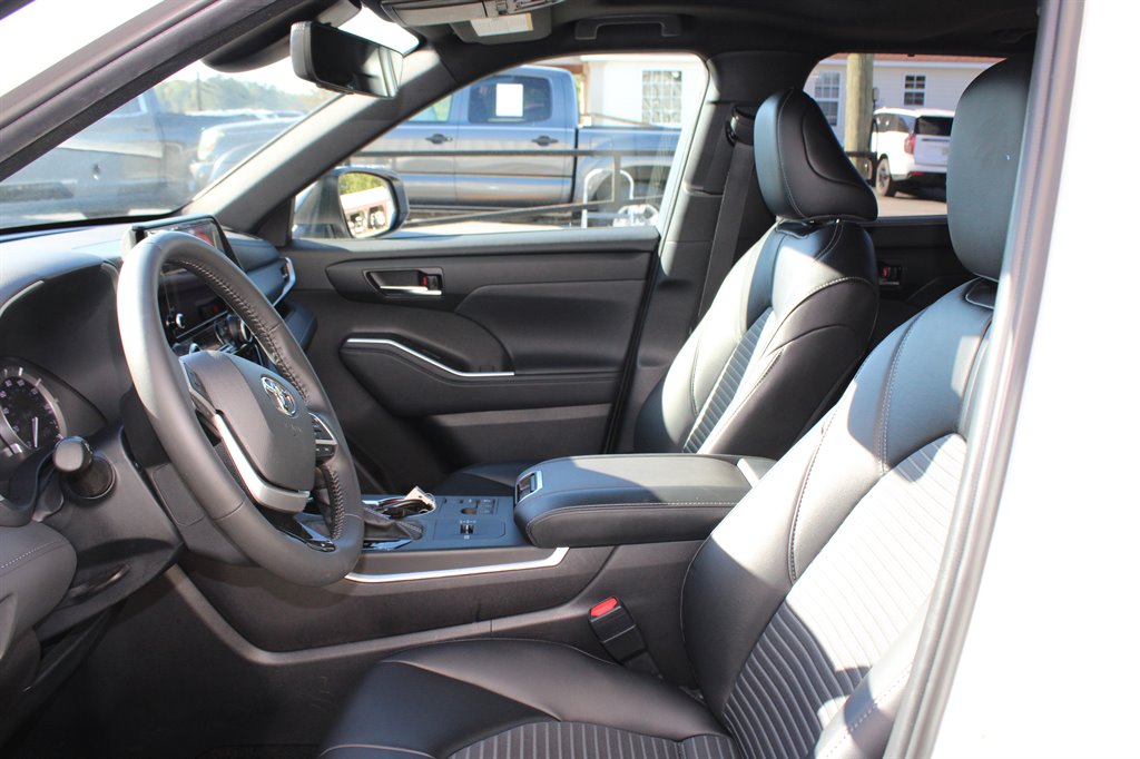 Toyota Highlander photo 11