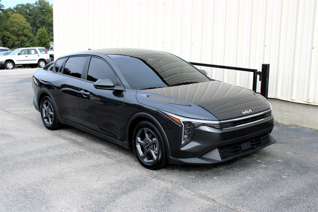 Kia K4 photo 2